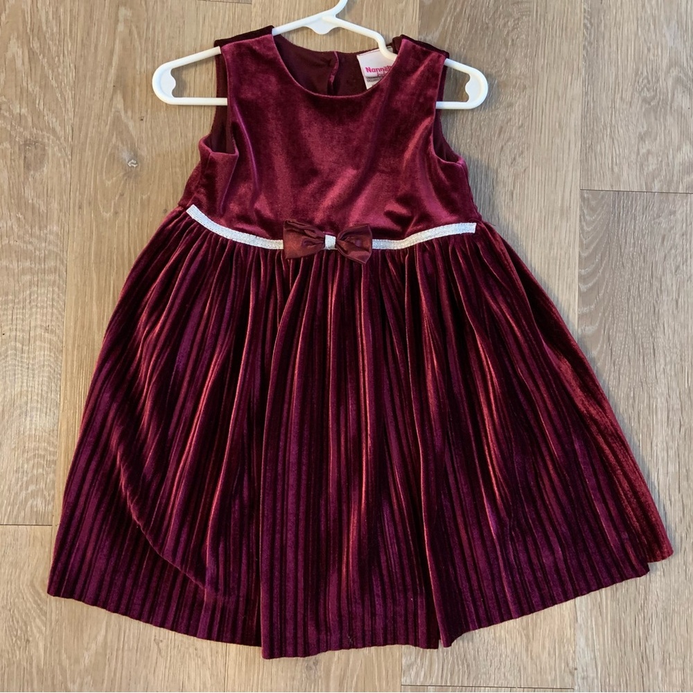 Nannette Kids Girl's Size 18 Months Dark Purple Velvet Holiday Dress With Bow